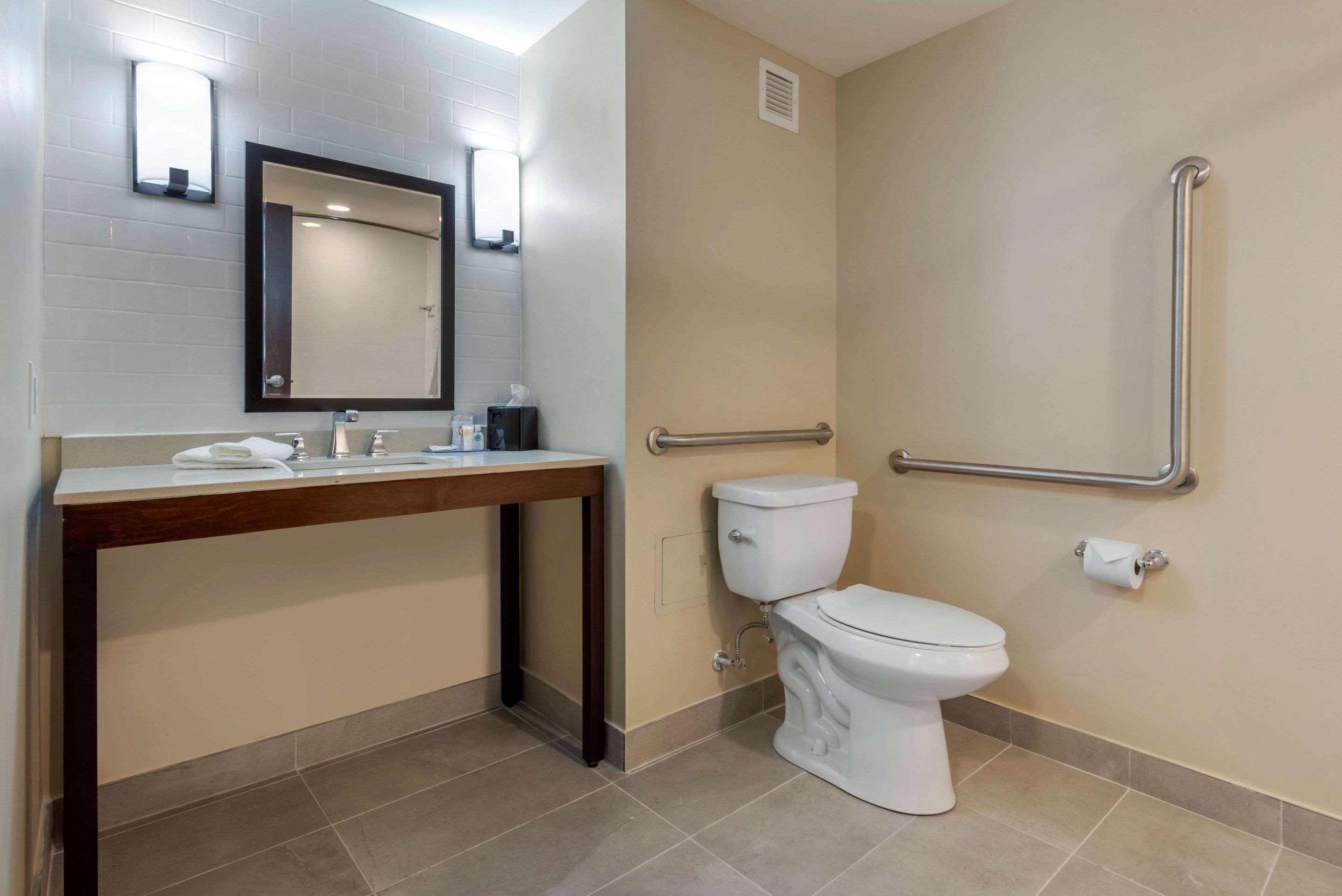 Comfort Inn & Suites Greater Napanee Luaran gambar