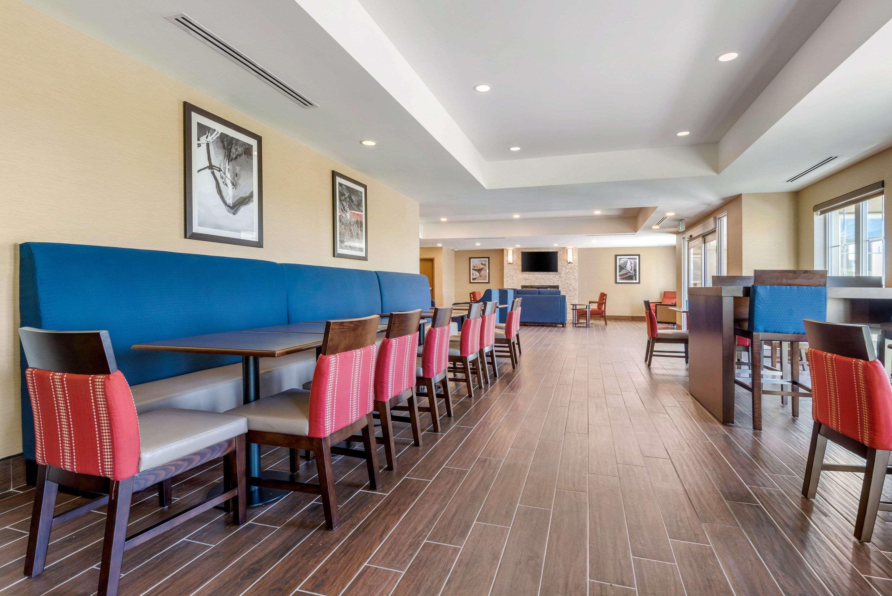 Comfort Inn & Suites Greater Napanee Luaran gambar