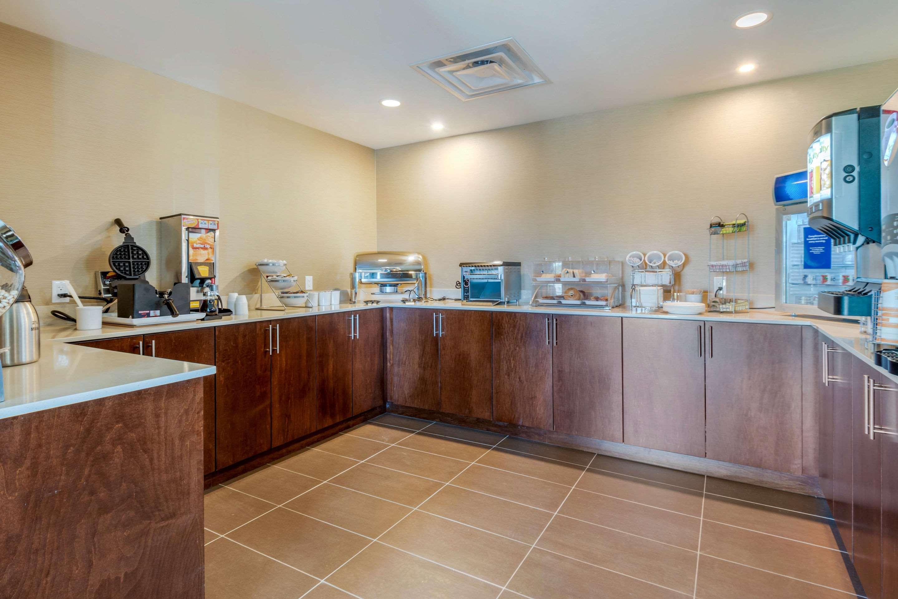 Comfort Inn & Suites Greater Napanee Luaran gambar