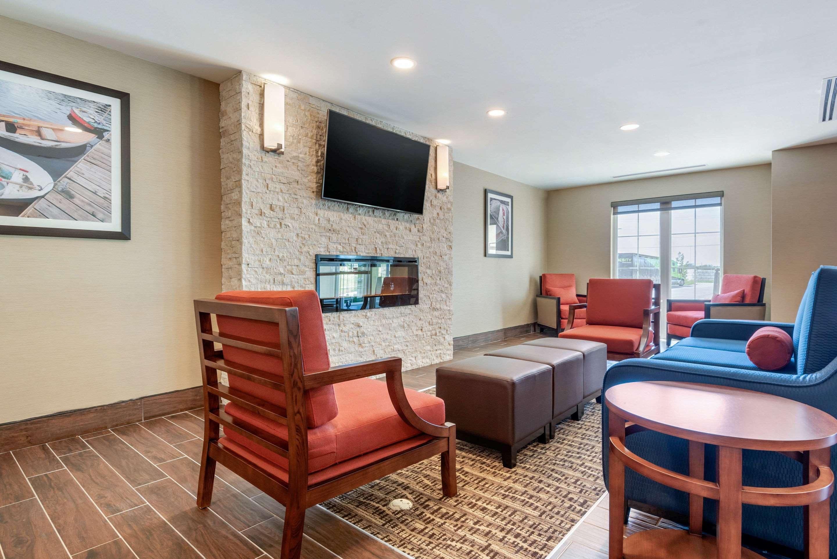 Comfort Inn & Suites Greater Napanee Luaran gambar